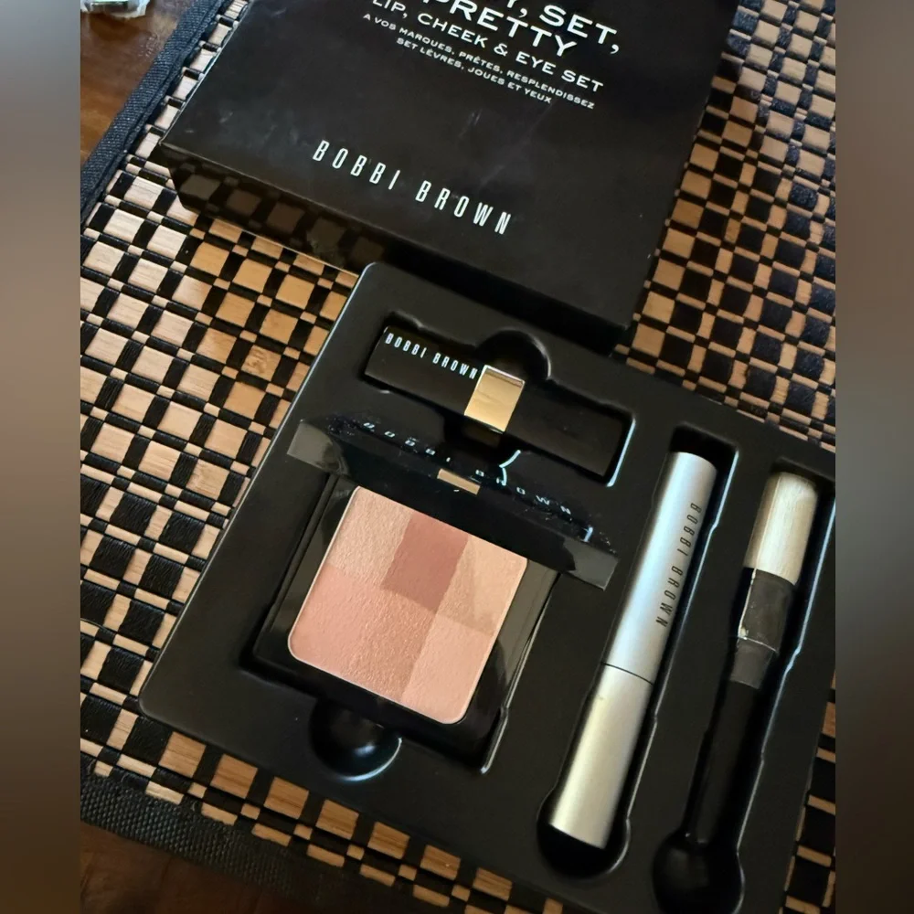Bobbi Brown Ready Set Pretty Brightening Brick Pink  Blush Lipstick Eye Set - Picture 2 of 5